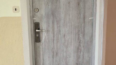 Podlahy, steny, dvere