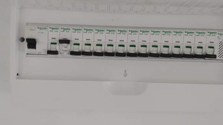 Steny, stropy, elektroinštalácia, kúrenie